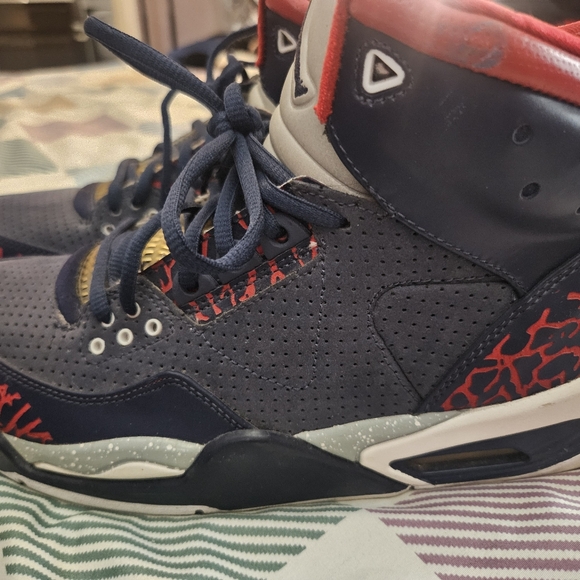 Nike Air Jordan Rare Air United We Rise Sneakers Mens Size 10 Shoes - Picture 7 of 9